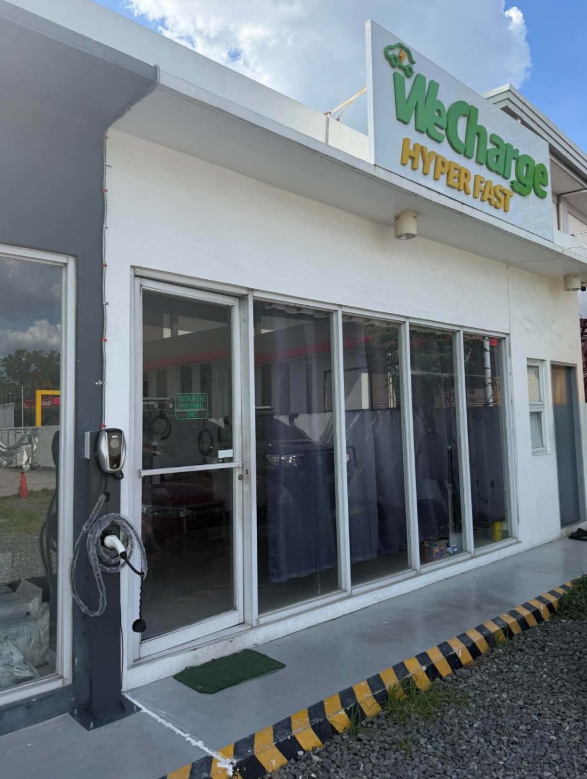 Angeles - Porac AC Charger